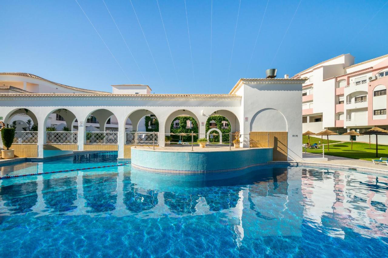 Praia Da Rocha, Vila Rosa, T1, Piscinas, Parqueamento E Internet By Ig Портиман Екстериор снимка