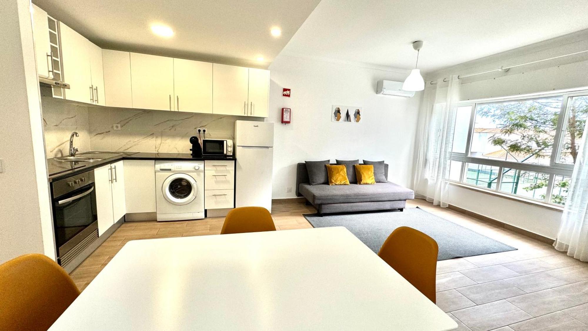 Praia Da Rocha, Vila Rosa, T1, Piscinas, Parqueamento E Internet By Ig Портиман Екстериор снимка