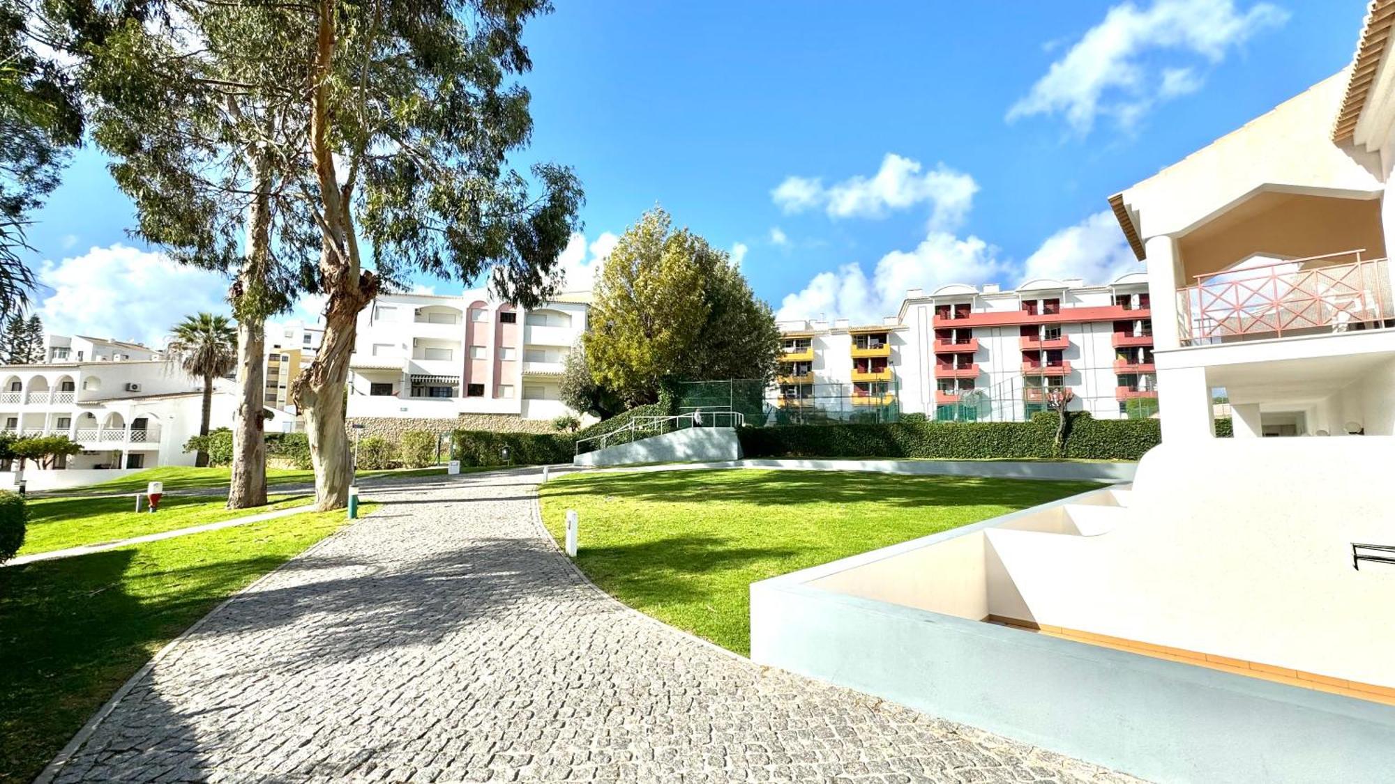 Praia Da Rocha, Vila Rosa, T1, Piscinas, Parqueamento E Internet By Ig Портиман Екстериор снимка