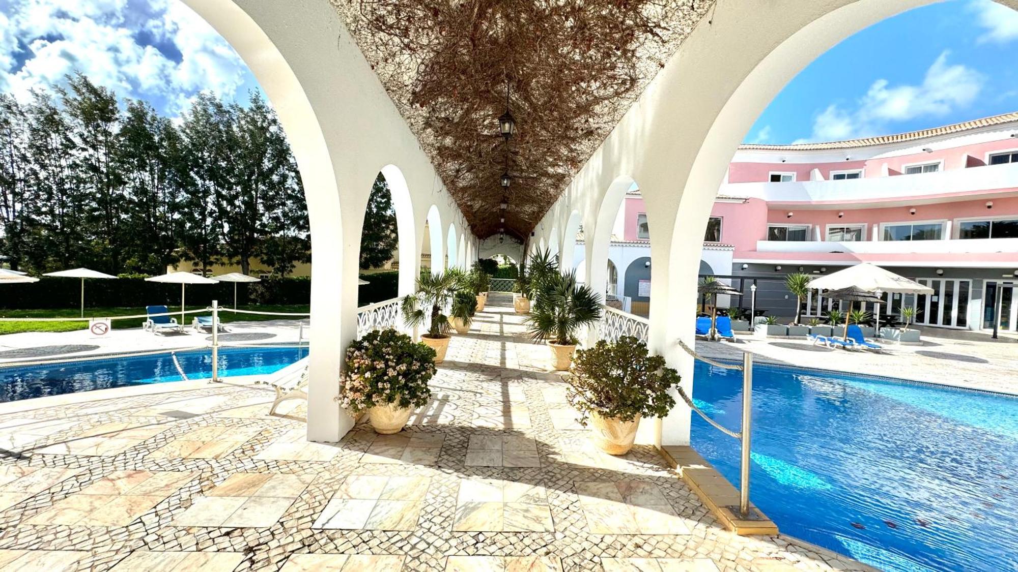 Praia Da Rocha, Vila Rosa, T1, Piscinas, Parqueamento E Internet By Ig Портиман Екстериор снимка