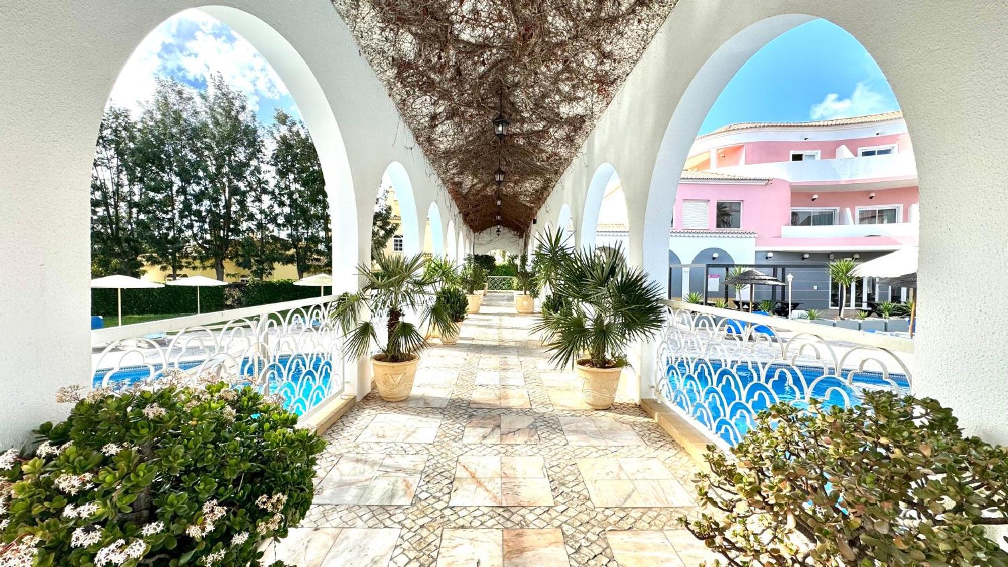 Praia Da Rocha, Vila Rosa, T1, Piscinas, Parqueamento E Internet By Ig Портиман Екстериор снимка