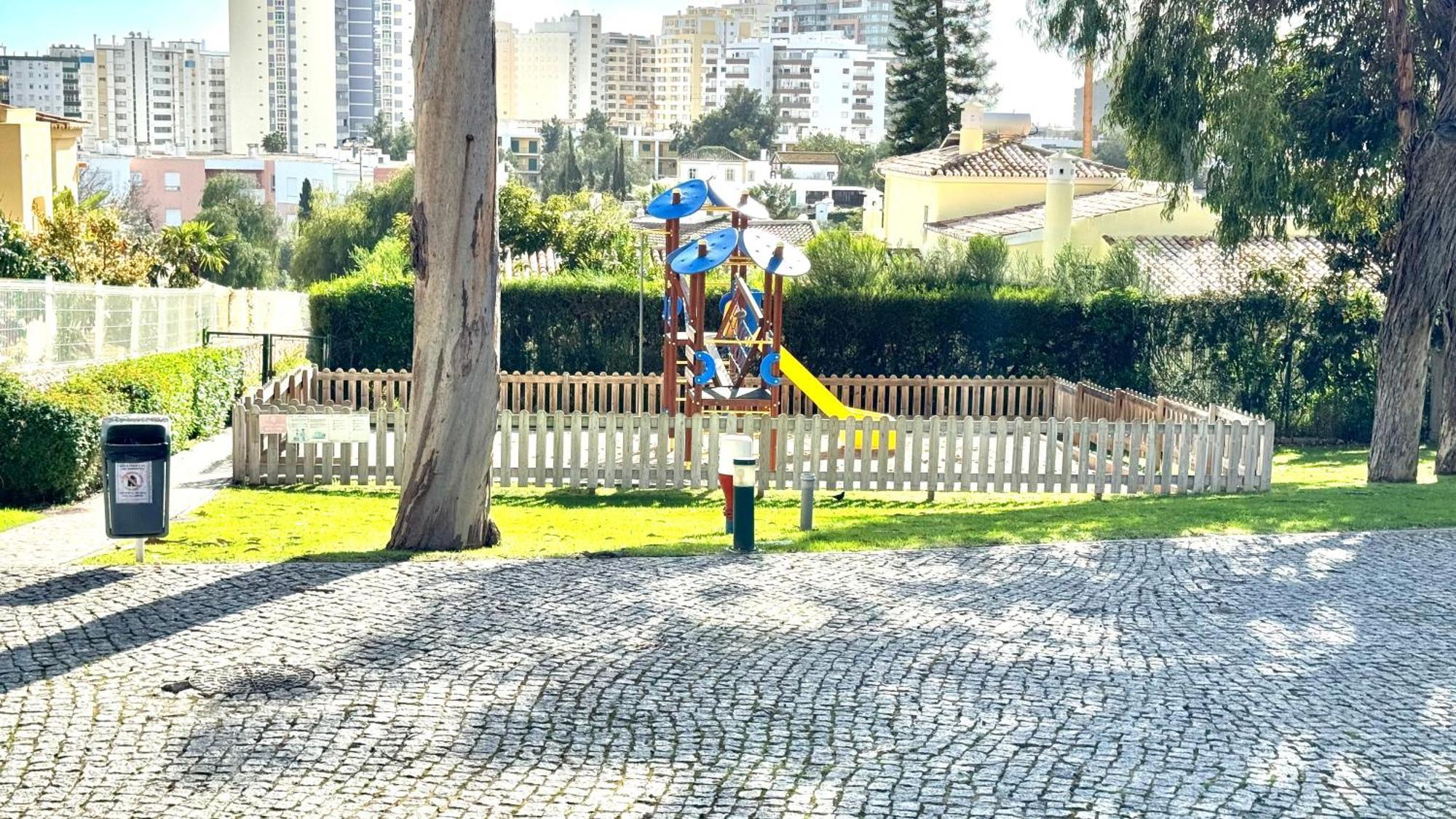 Praia Da Rocha, Vila Rosa, T1, Piscinas, Parqueamento E Internet By Ig Портиман Екстериор снимка